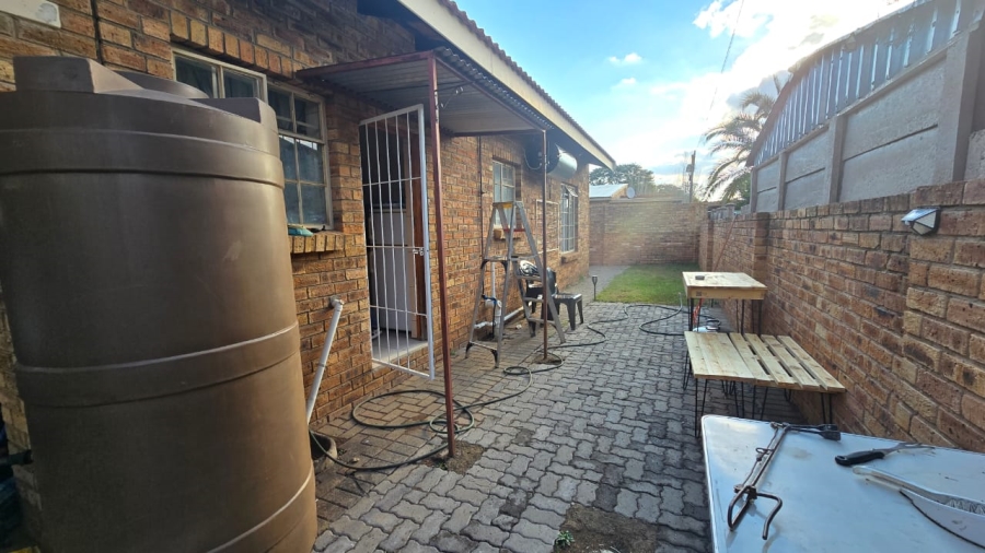 2 Bedroom Property for Sale in Cassandra Northern Cape